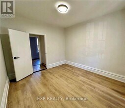 162 Ivy Crescent in Ottawa, ON - Building Photo - Building Photo