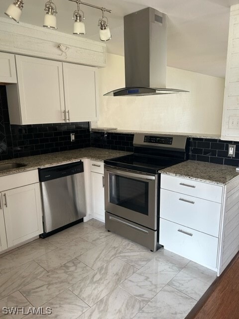 property at 656 Palm View Dr