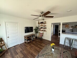 1423 12th Ave NE in Minneapolis, MN - Building Photo - Building Photo