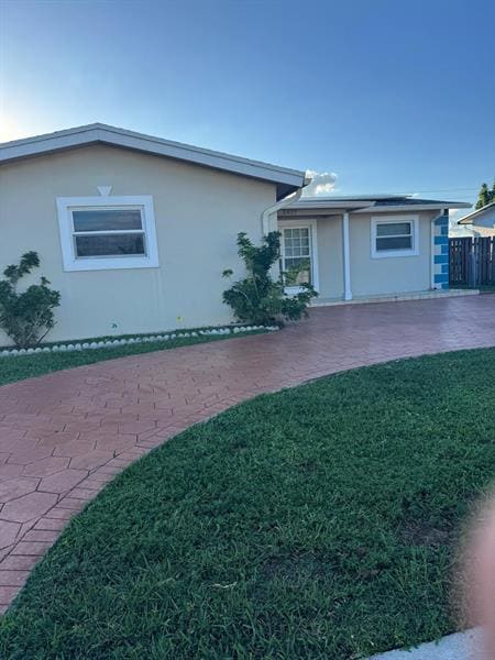 2477 NW 84th Way in Sunrise, FL - Building Photo - Building Photo