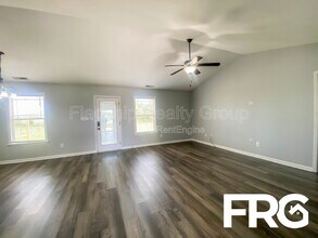 200 Willow Pond Dr in La Grange, NC - Building Photo - Building Photo