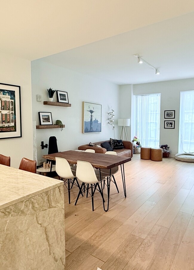property at 15-1869 W 61st St