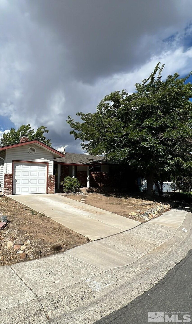 3560 Yosemite Pl