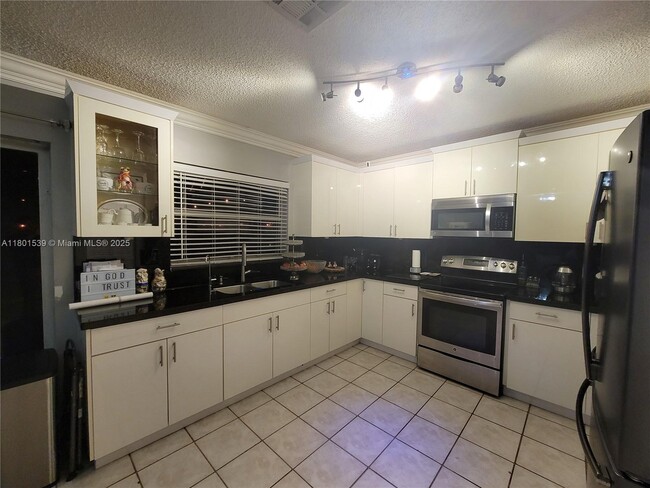 10155 SW 163rd Pl in Miami, FL - Building Photo - Building Photo