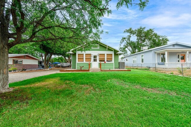 property at 2858 Bunting Ave