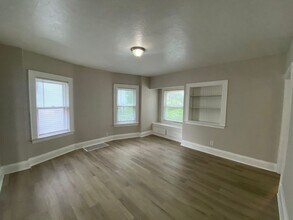 10721 Columbia Ave in Cleveland, OH - Building Photo - Building Photo