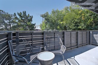 111 N Rengstorff Ave in Mountain View, CA - Building Photo - Building Photo