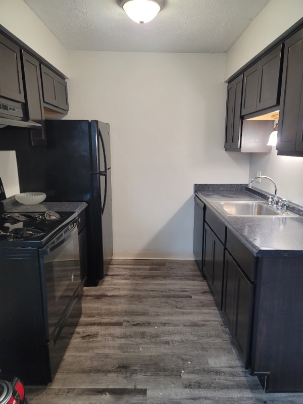 7320 Sunset Strip Ave NW in North Canton, OH - Building Photo - Building Photo