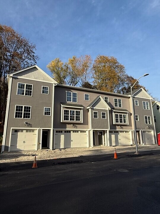 63 North St in Worcester, MA - Foto de edificio