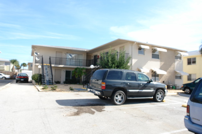 2592 Tulane Ave in Daytona Beach, FL - Foto de edificio - Building Photo