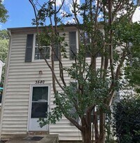 3580 Kennesaw Station Dr in Kennesaw, GA - Building Photo