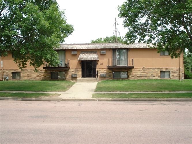 Lake Park Apartments in Sioux Falls, SD - Building Photo