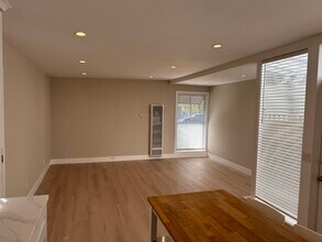 214 11th St in Seal Beach, CA - Building Photo - Building Photo