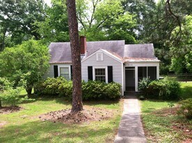 319 S Brookwood Dr in Auburn, AL - Building Photo