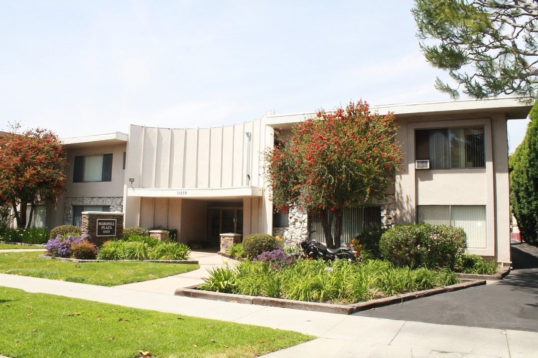 The Markwell Plaza in Valley Village, CA - Building Photo