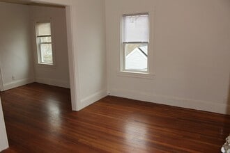 124 Dunham St in Attleboro, MA - Building Photo - Building Photo