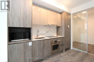 180 Front St E in Toronto, ON - Building Photo - Building Photo