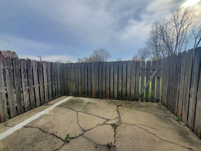 6551 Santa Cruz Pl in Reynoldsburg, OH - Building Photo - Building Photo