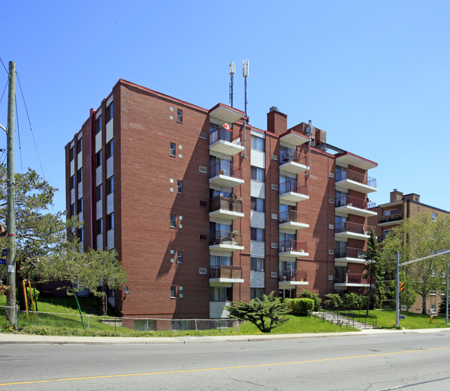 1065 Victoria Park Ave in Toronto, ON - Building Photo - Primary Photo