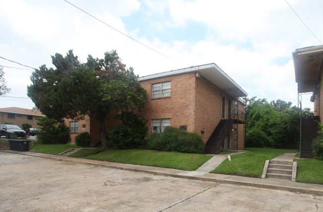 376-406 W Roosevelt St in Baton Rouge, LA - Foto de edificio - Building Photo