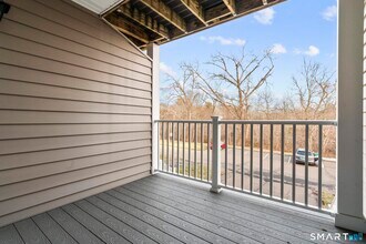 133 Peddlers Dr in Branford, CT - Building Photo - Building Photo