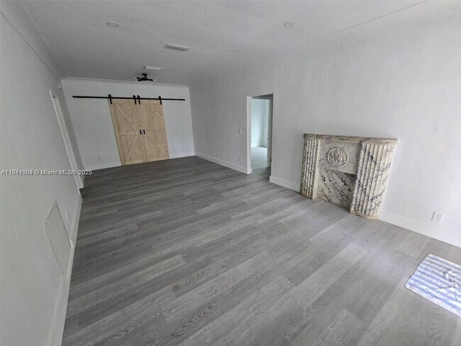 1637 SW 17th St in Miami, FL - Building Photo - Building Photo