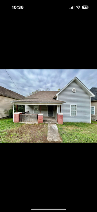2405 N Chamberlain Ave in Chattanooga, TN - Building Photo