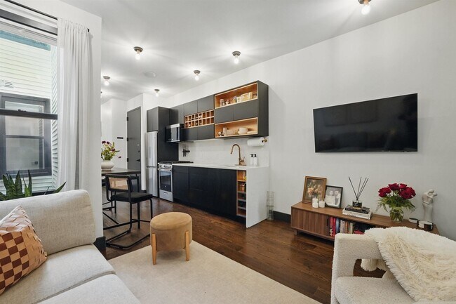 43 Thorne St in Jersey City, NJ - Building Photo - Building Photo