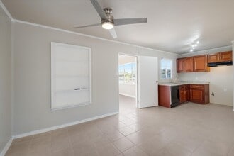 351 Pool Dr in San Antonio, TX - Building Photo - Building Photo