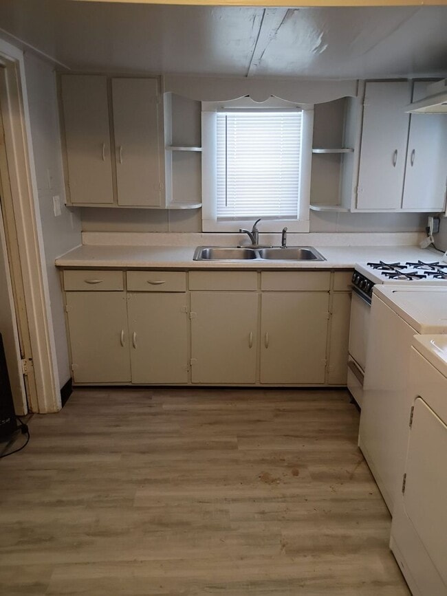 2017 N Glenwood Ave in Muncie, IN - Building Photo - Building Photo