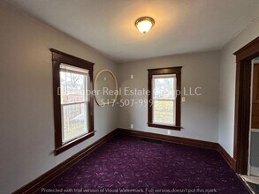 1023 Persons Ct in Lansing, MI - Building Photo - Building Photo
