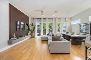 5310 Suez St in Houston, TX - Building Photo