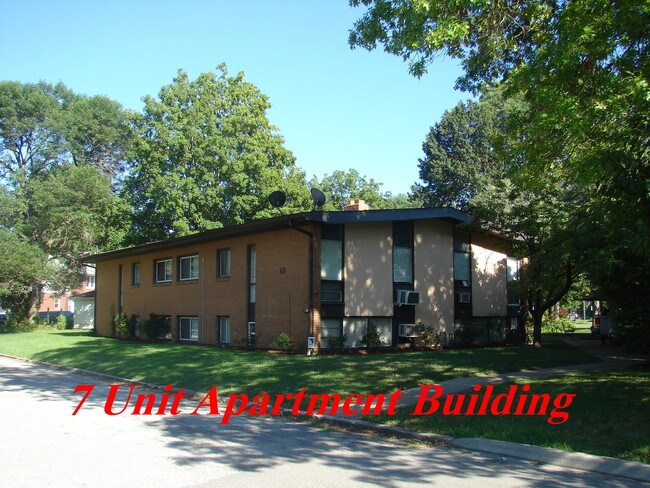 10 S 35th St in Belleville, IL - Foto de edificio - Building Photo