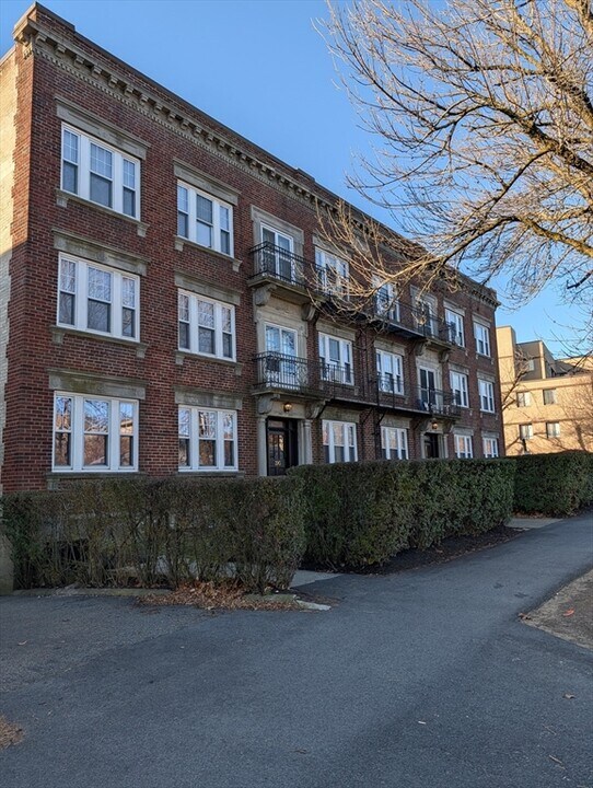 390 Fellsway W in Medford, MA - Building Photo