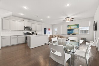 27926 Western Crk Ct in Katy, TX - Foto de edificio - Building Photo