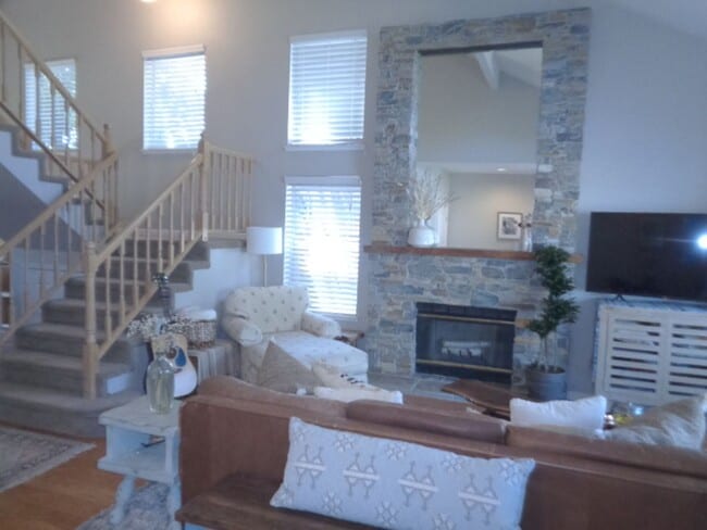 2818 Trigo Way in Sacramento, CA - Building Photo - Building Photo