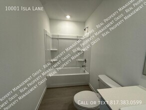 10001 Isla Ln in Crowley, TX - Building Photo - Building Photo