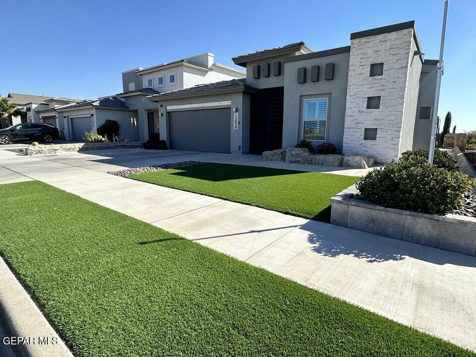 13024 Cozy Cove Ave in El Paso, TX - Building Photo