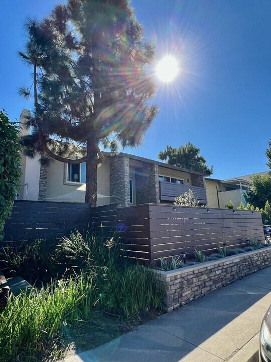 31241 Old River Rd, Unit 100 in Bonsall, CA - Building Photo