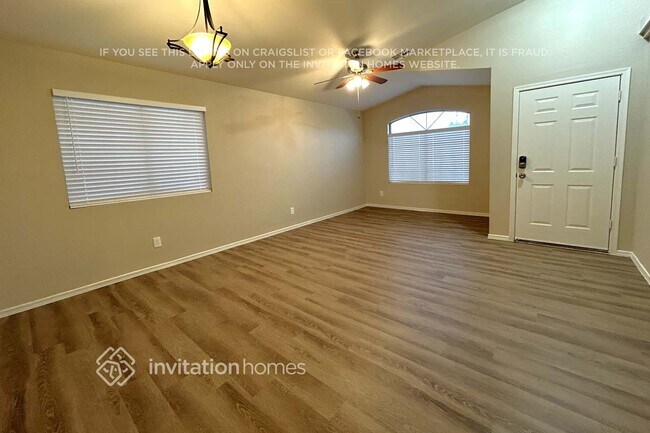 9025 W Avalon Dr in Phoenix, AZ - Foto de edificio - Building Photo