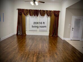 1305 Miami Dr in Carrollton, TX - Foto de edificio - Building Photo