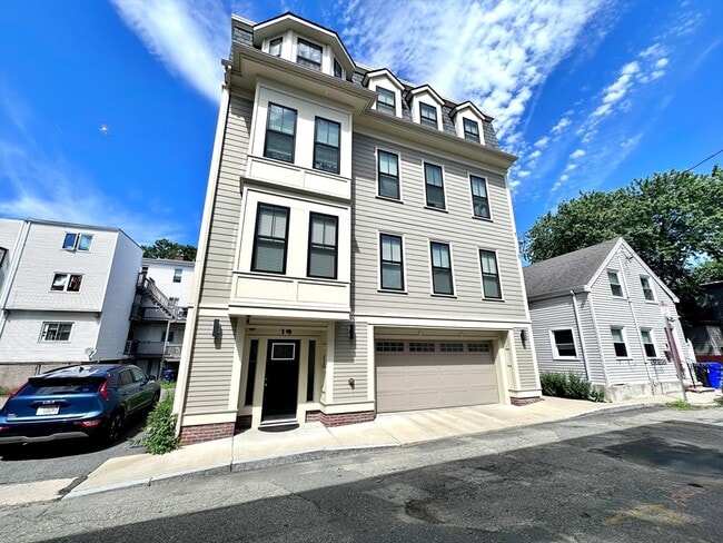 14 Murray Ct, Unit 2