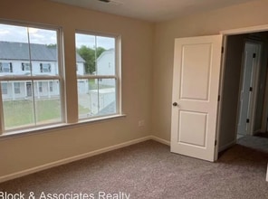 Room in House on Hopper Cir in Clayton, NC - Foto de edificio - Building Photo