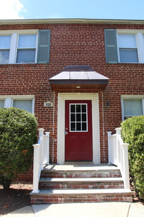626 N Monroe St, Unit 1 in Arlington, VA - Foto de edificio