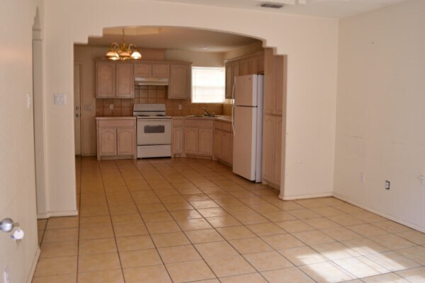 2315 Moonlight Ln, Unit 4 in Edinburg, TX - Building Photo