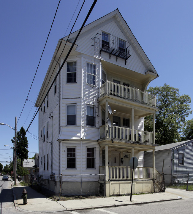 50 Burnside St in Providence, RI - Building Photo - Building Photo