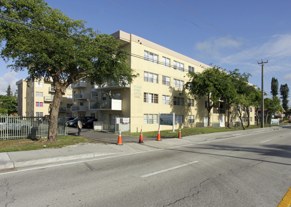 Biscayne Gardens Apartments in Miami, FL - Building Photo