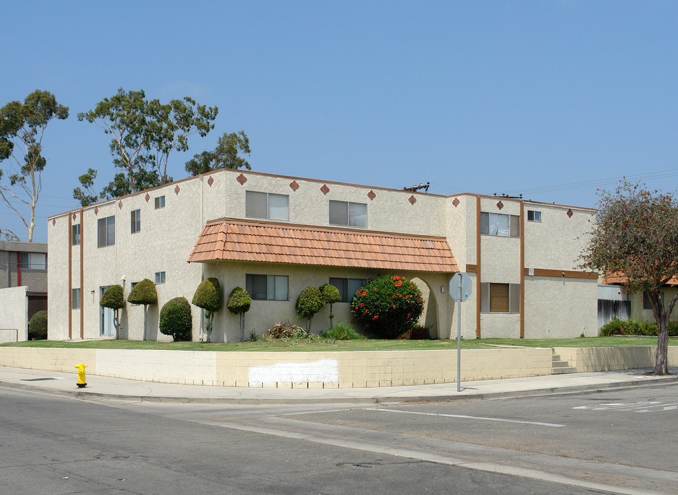 6401 Hummingbird St in Ventura, CA - Foto de edificio