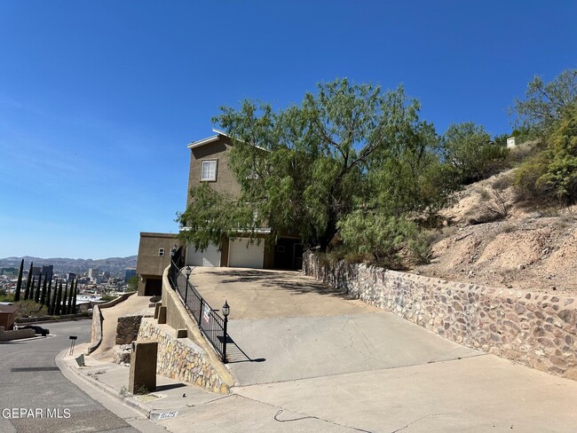 1625 Camino Bello Ln in El Paso, TX - Building Photo - Building Photo