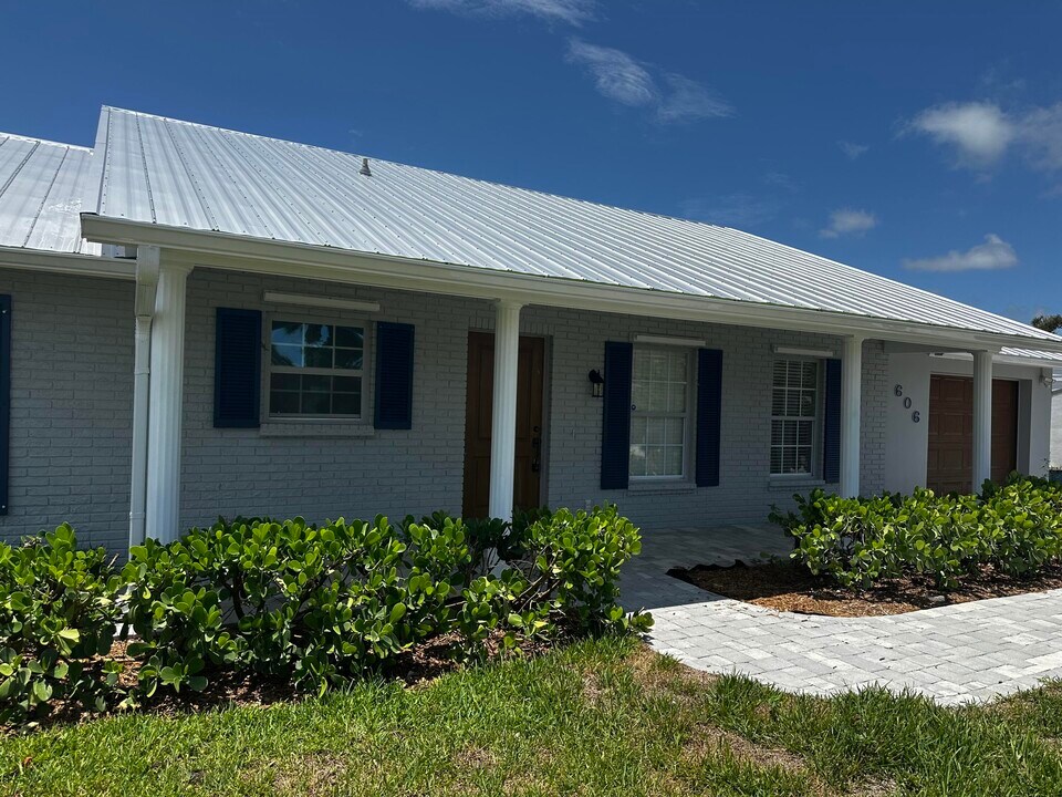 606 Conn Way in Vero Beach, FL - Building Photo